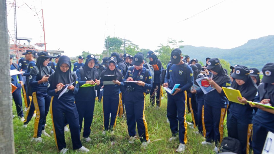 Kegiatan Praktik Ilmu Alamiah Dasar, taruna TK I semester I Program Studi Sarjana Terapan Pertanahan Politeknik Agraria STPN