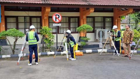 Taruna STPN Ikuti Ujian Tengah Semester Praktik Peralatan Survei