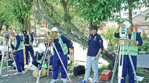 Taruna SPIP STPN Laksanakan Ujian Praktik Peralatan Survei Akhir Semester