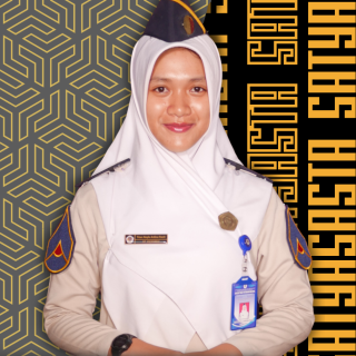 Titan Nayla Ardina Rasti
