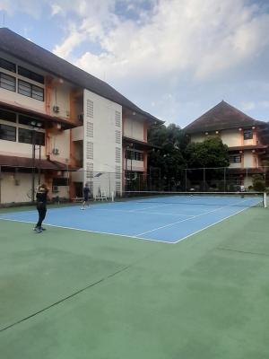 TENIS LAPANGAN