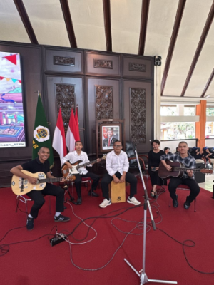SENI MUSIK (BAND)