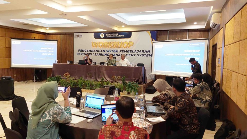 Workshop Pengembangan Sistem Pembelajaran LMS